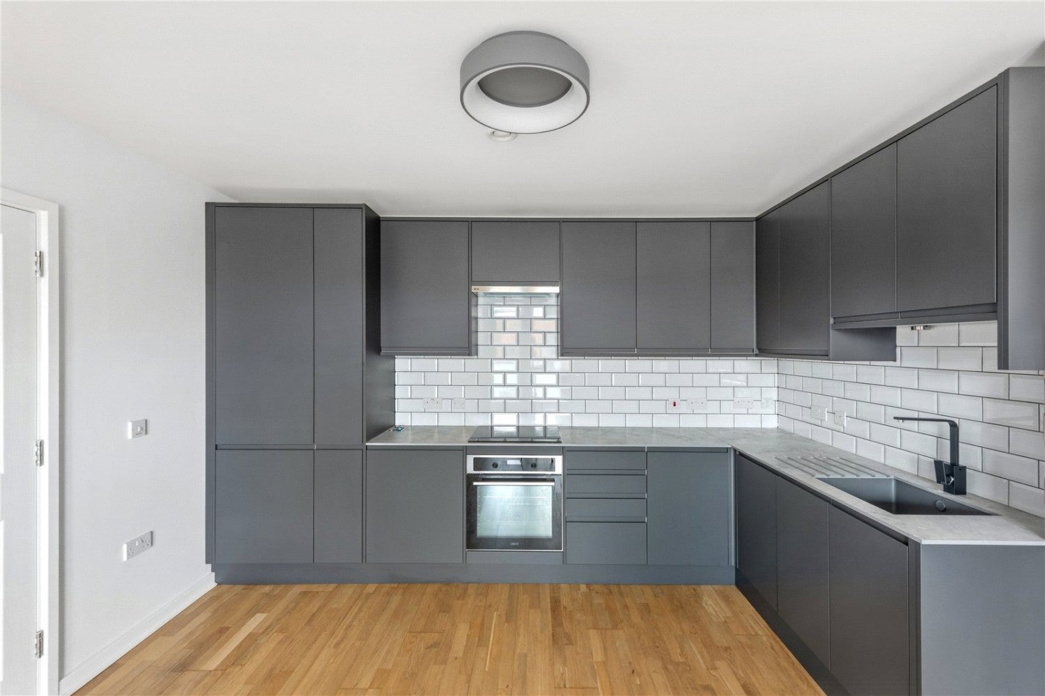 Flat Bathurst Square in Greater London