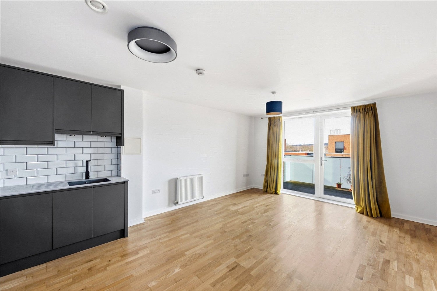 Flat Bathurst Square in Greater London