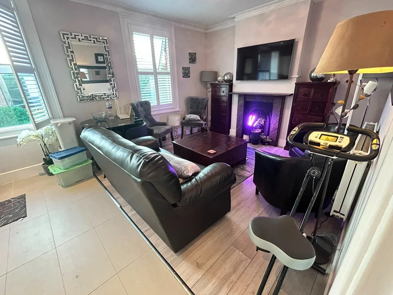 Flat Ellerton Road in Greater London