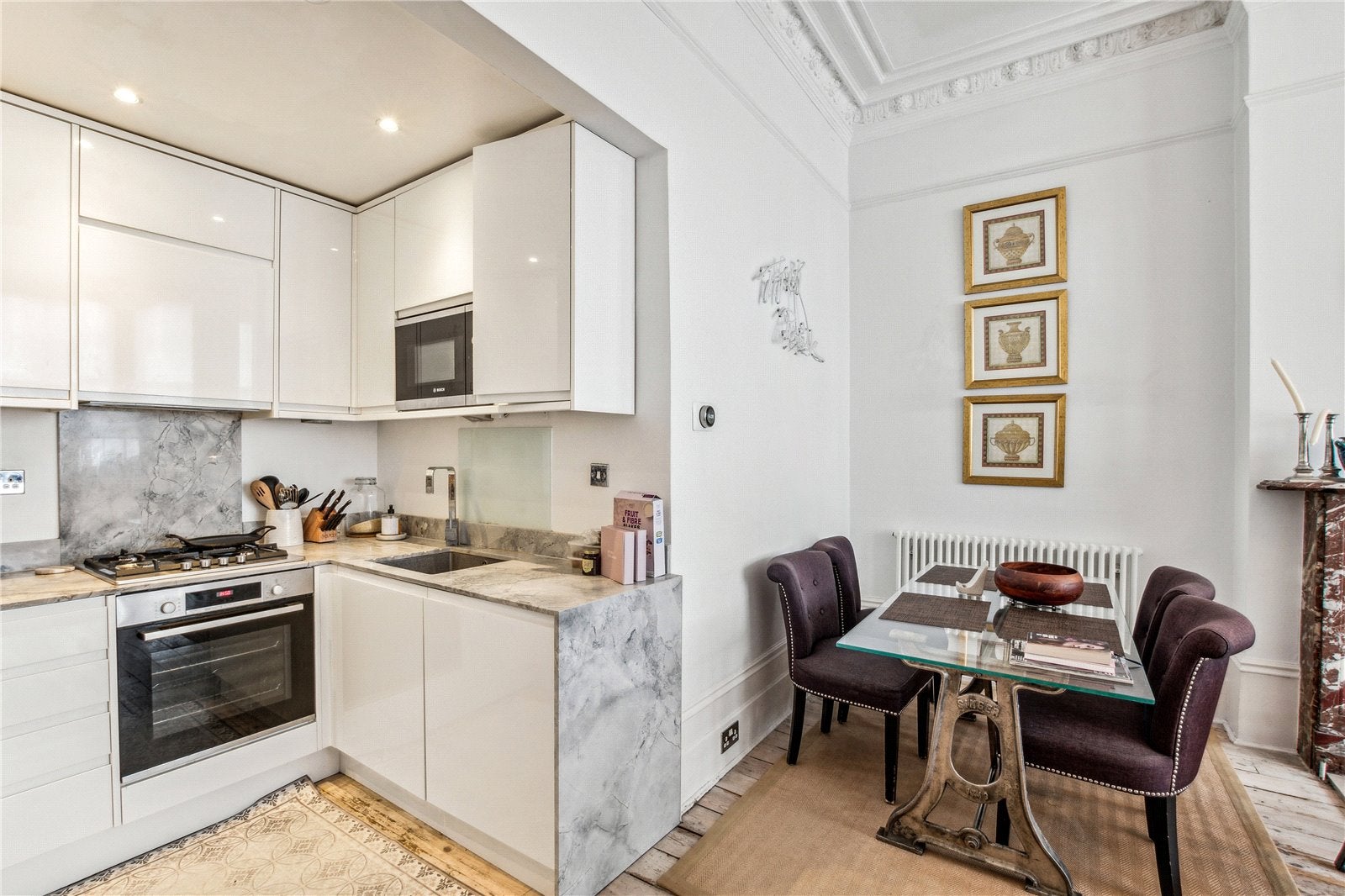 Flat Sinclair Road in Greater London