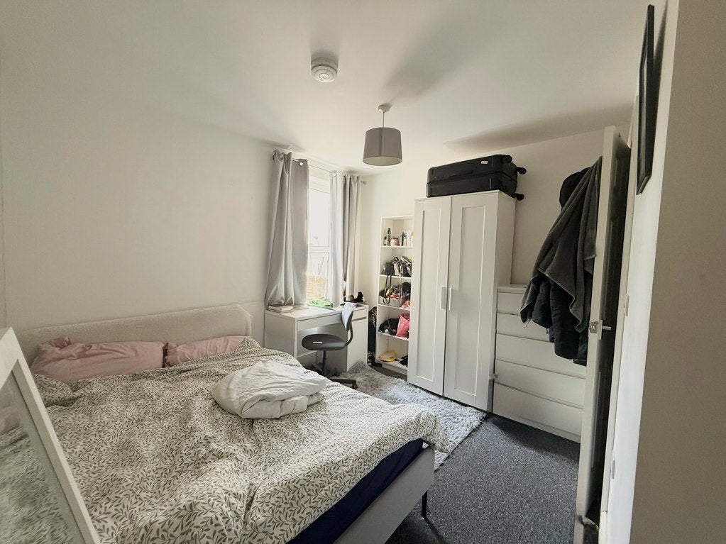 Room Milton Road in Southampton