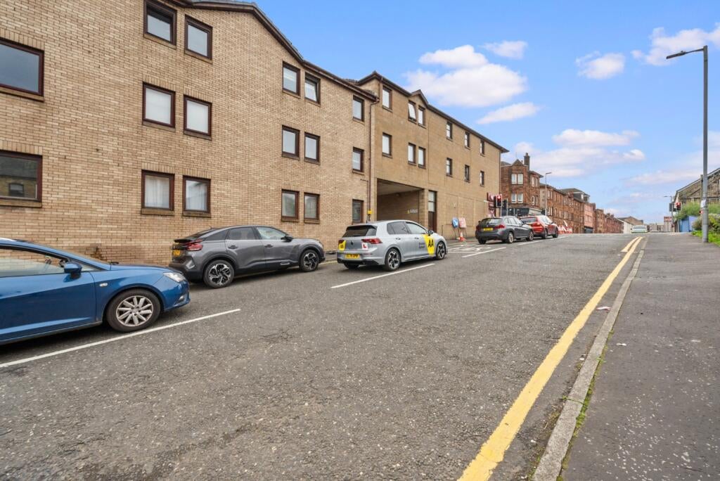 Flat George Street in Johnstone