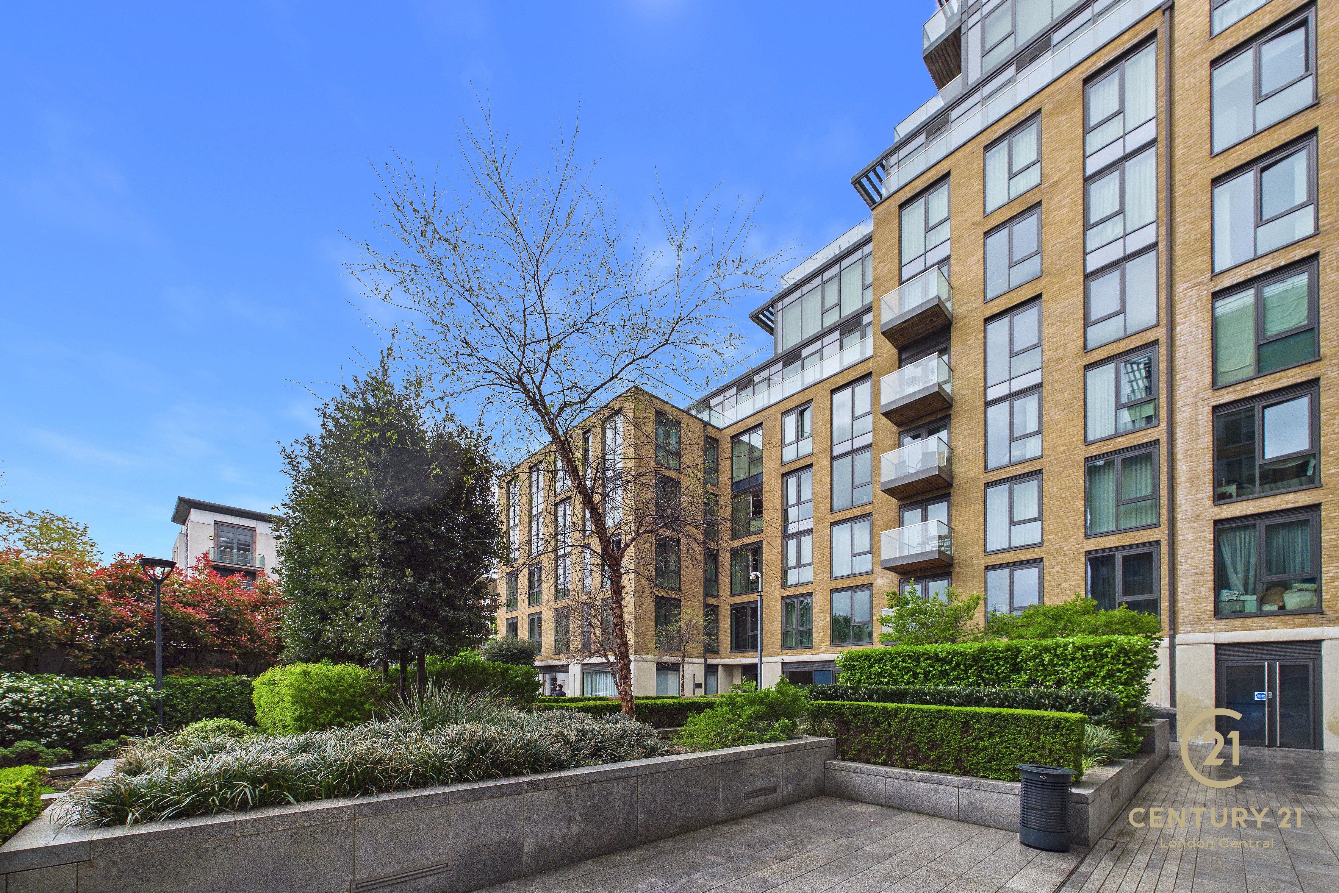 Flat Juniper Drive in Greater London