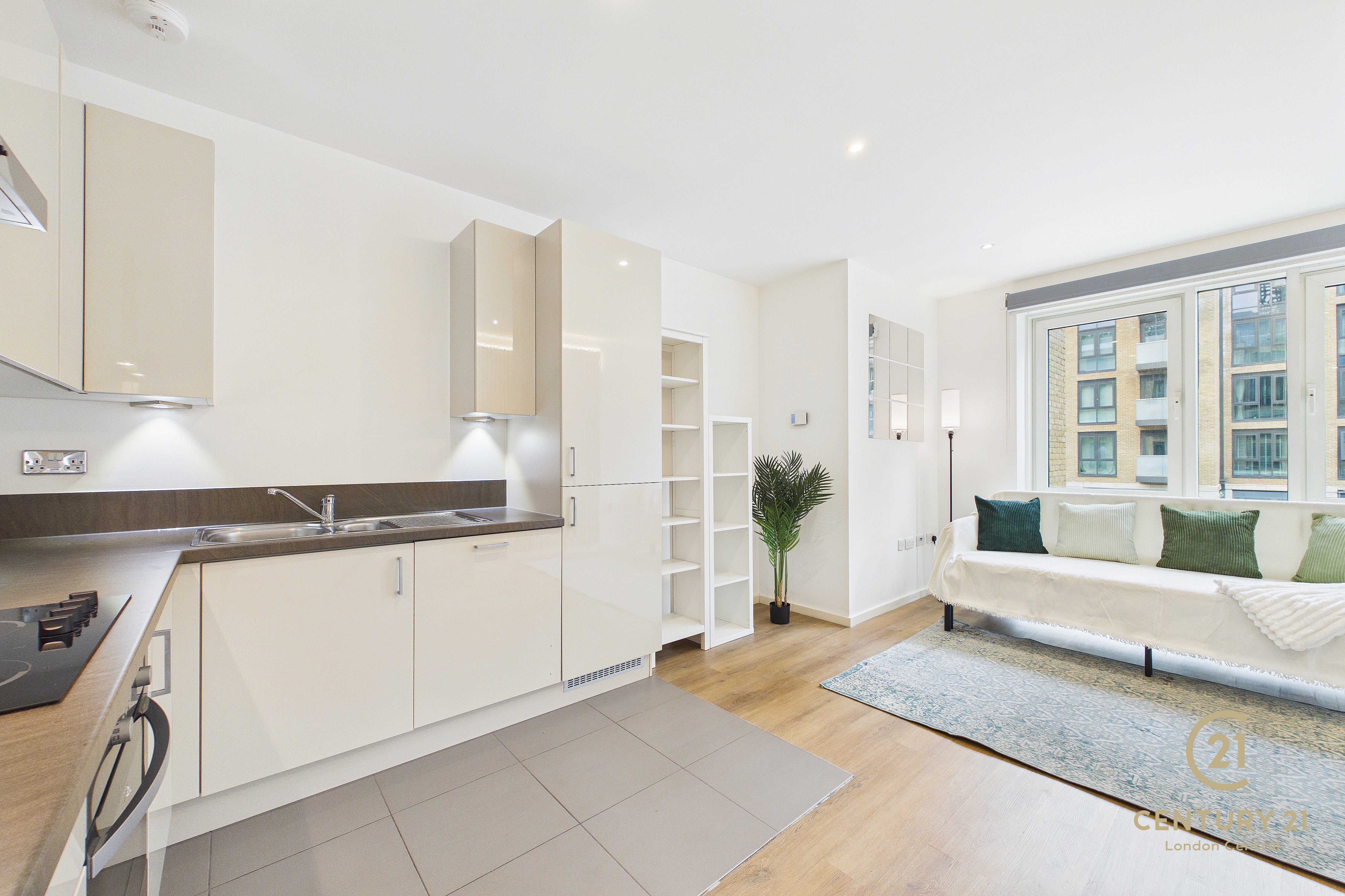Flat Juniper Drive in Greater London