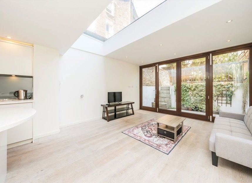 House Mornington Crescent in Greater London