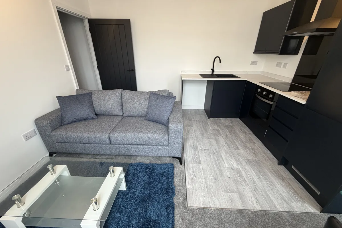 Flat Huxley Close in Derby
