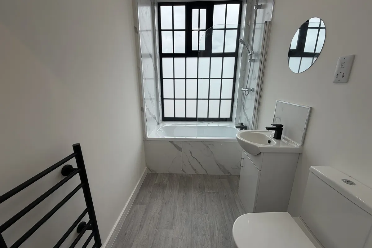 Flat Huxley Close in Derby
