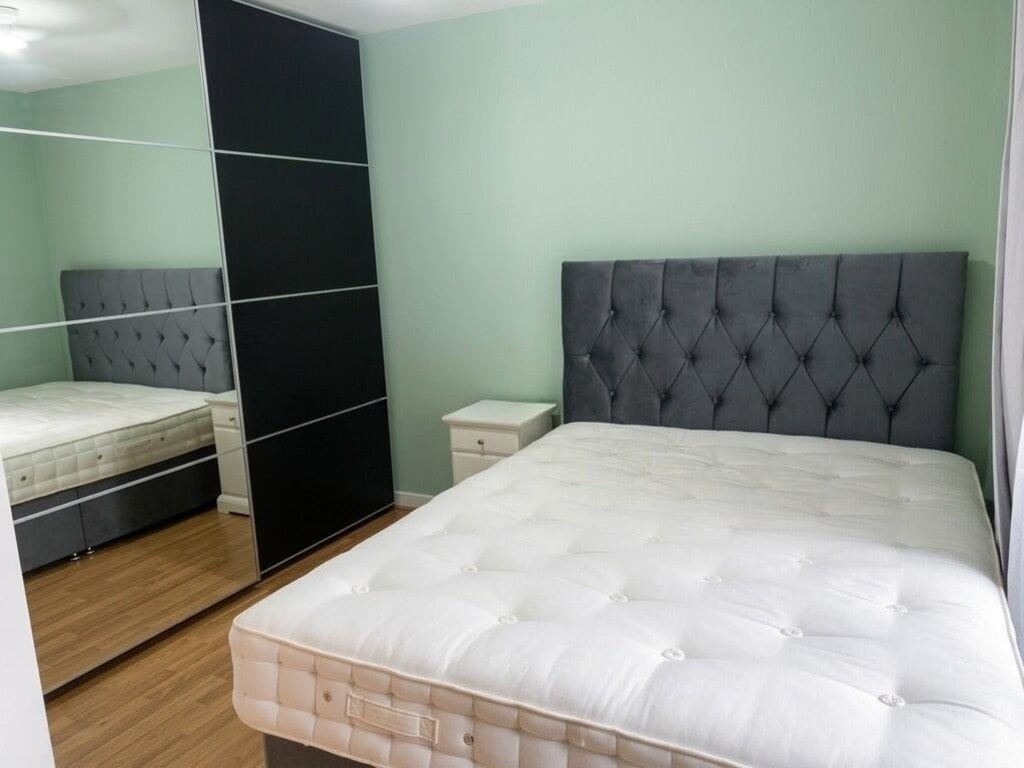 Flat Rushton Walk in Greater London