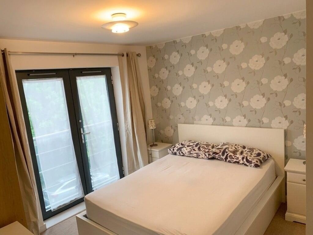 Flat Rushton Walk in Greater London