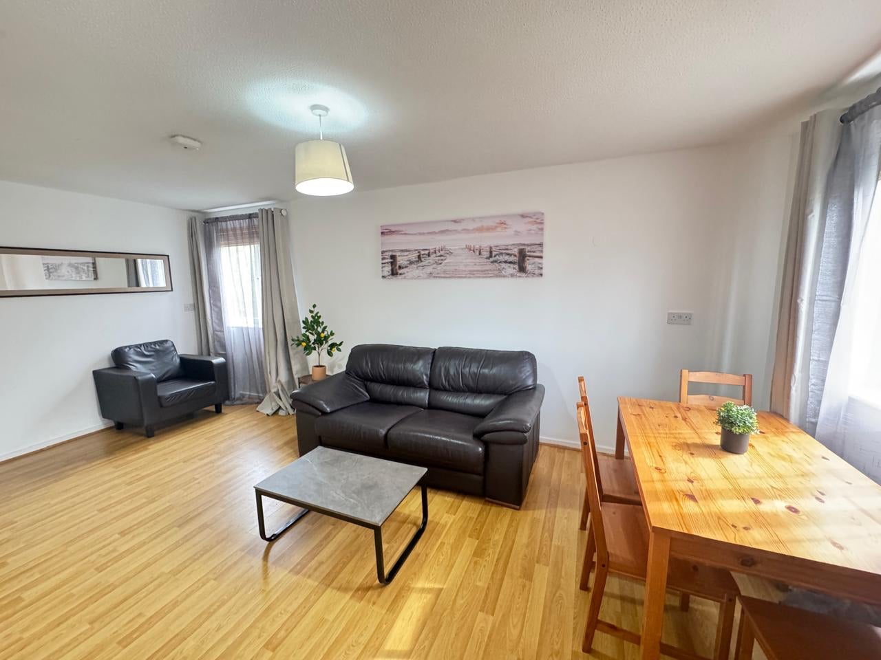 Flat Deanery Close in Greater London