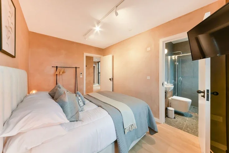 Flat Tudor Grove in Greater London