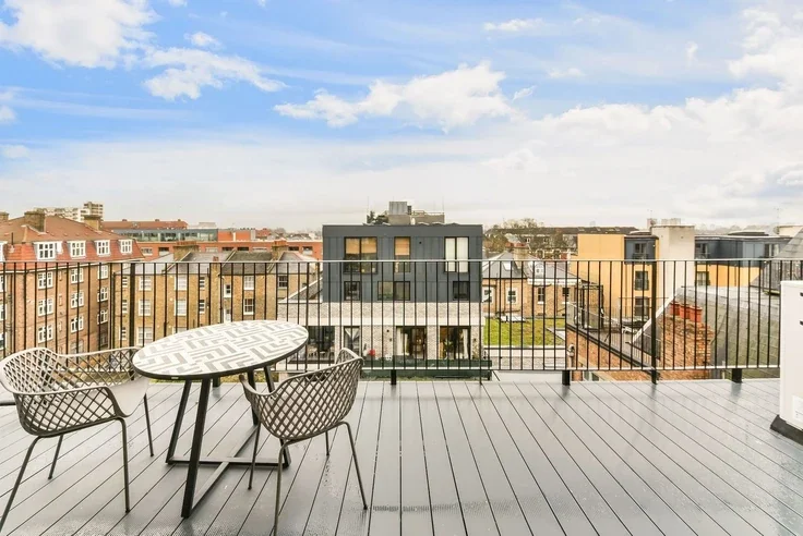 Flat Tudor Grove in Greater London
