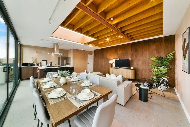 Flat Tudor Grove in Greater London