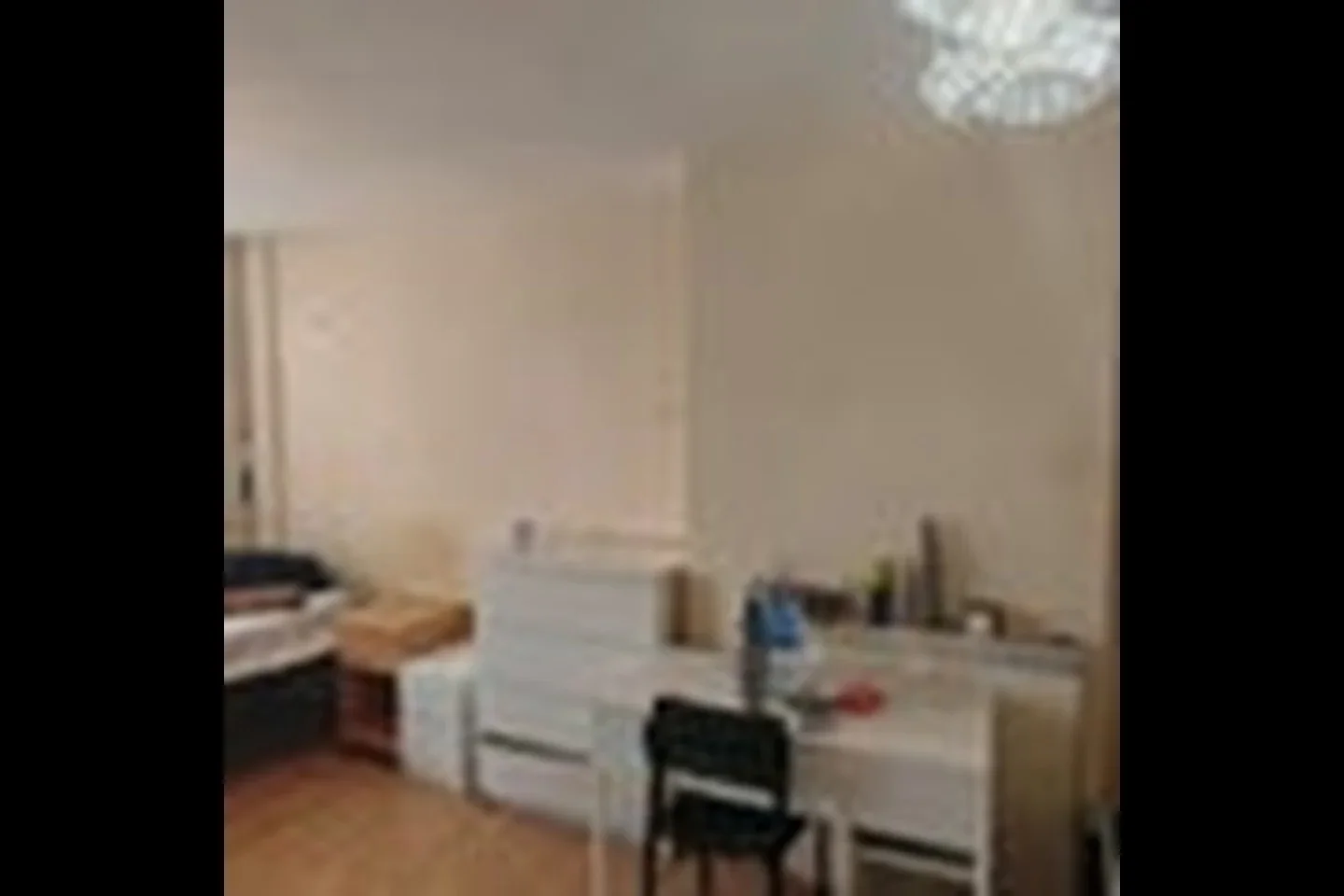 Room Manchester Road in Greater London
