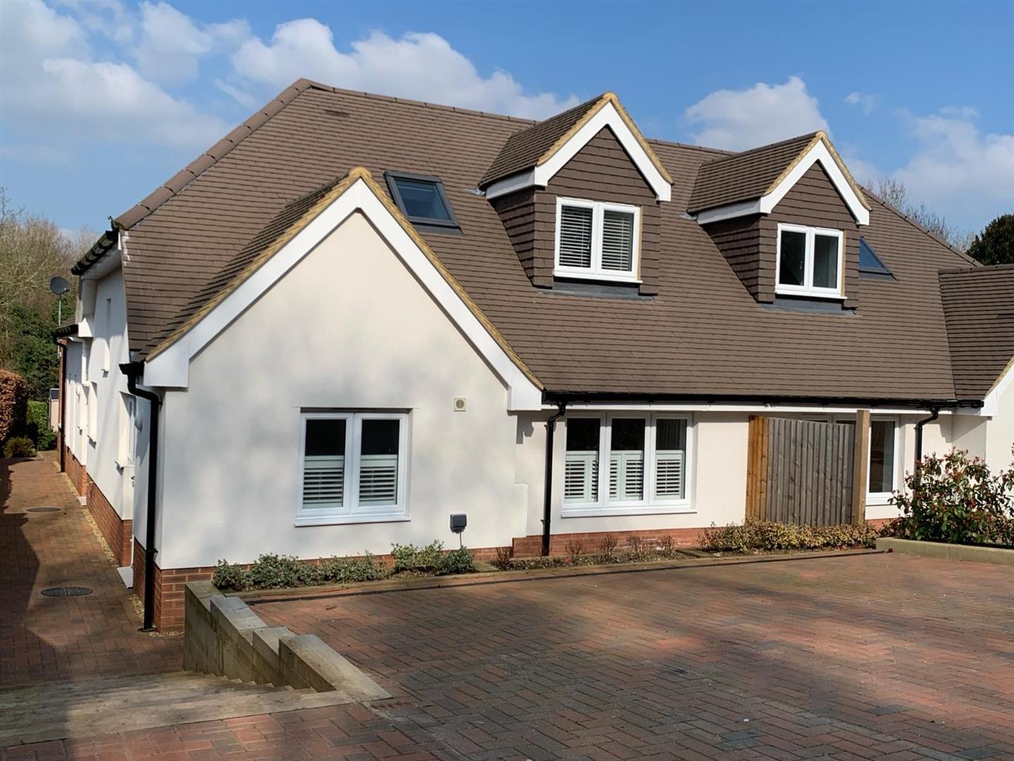 House London Road in Dacorum