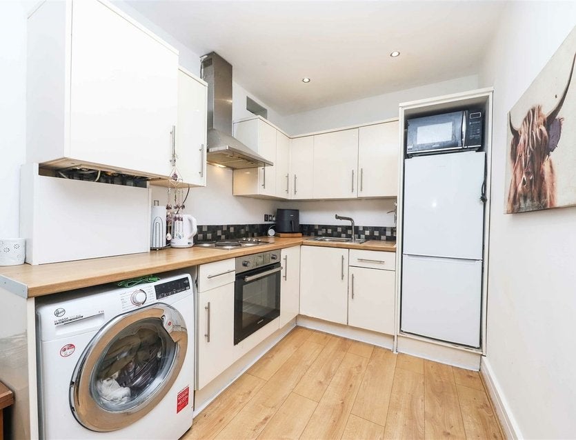 Flat New Windsor Street in Greater London