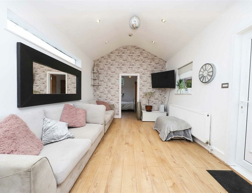 Flat New Windsor Street in Greater London