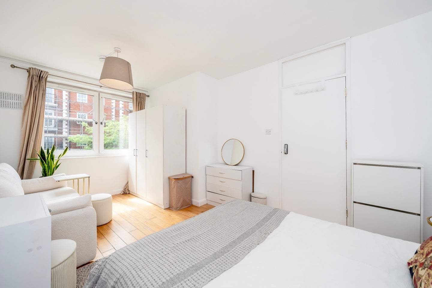 Room Boston Place in City of Westminster