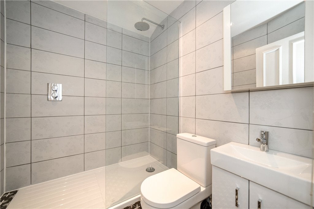 Flat Chantrey Road in Greater London