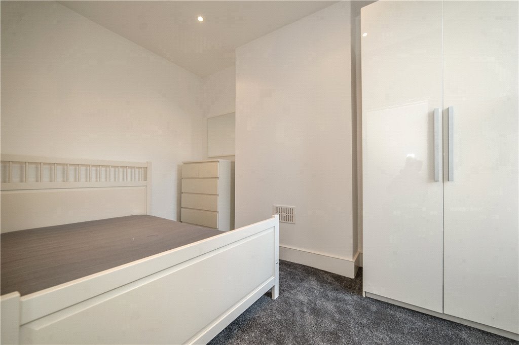 Flat Chantrey Road in Greater London