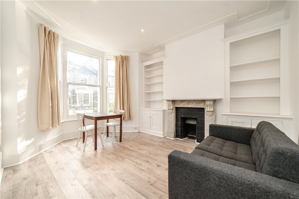 Flat Chantrey Road in Greater London