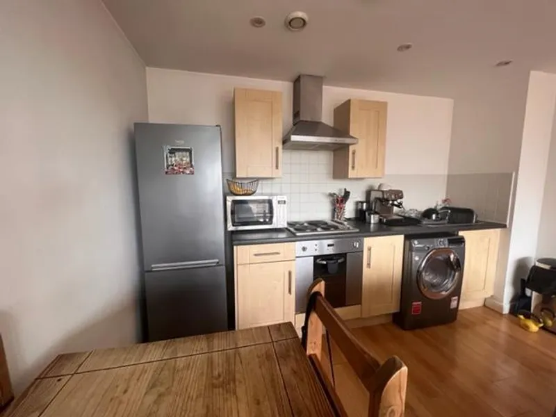 Flat Netherfield Road South in Liverpool