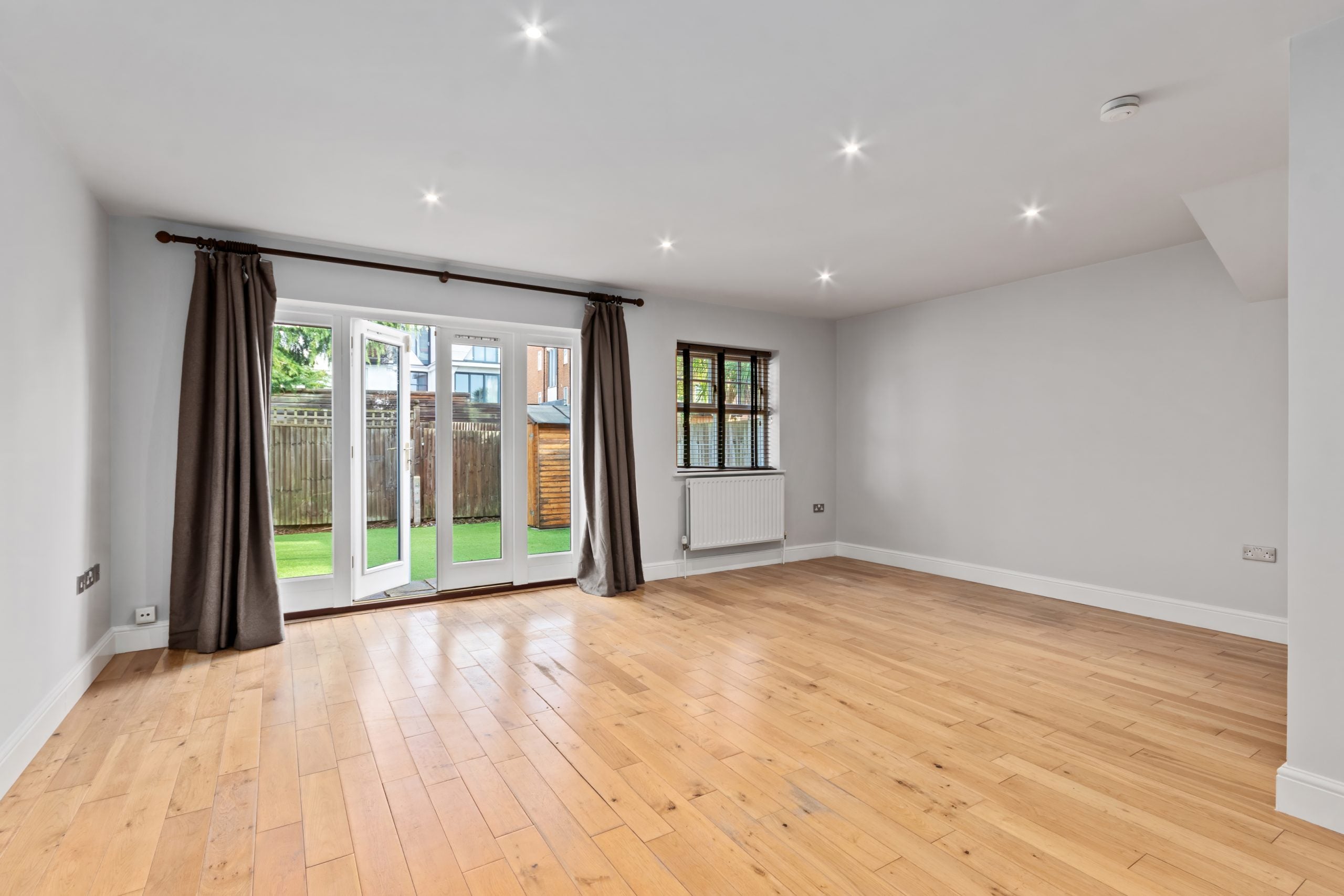 House Hartfield Road in Greater London
