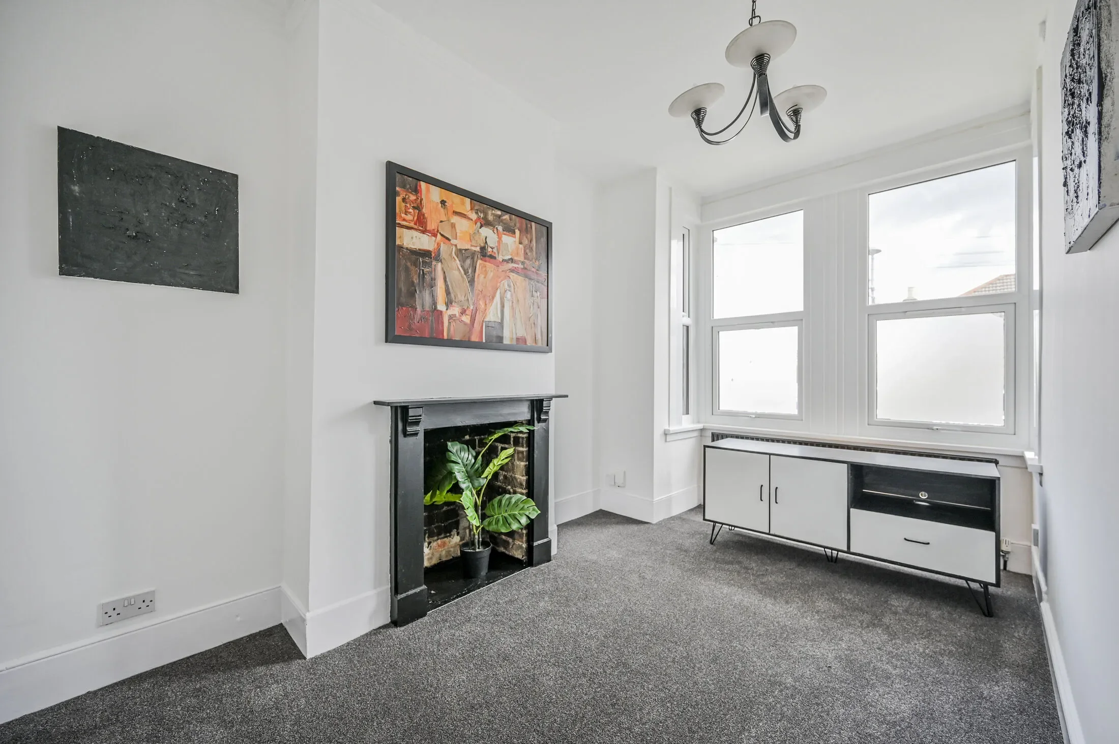 Flat Dawlish Road in Greater London