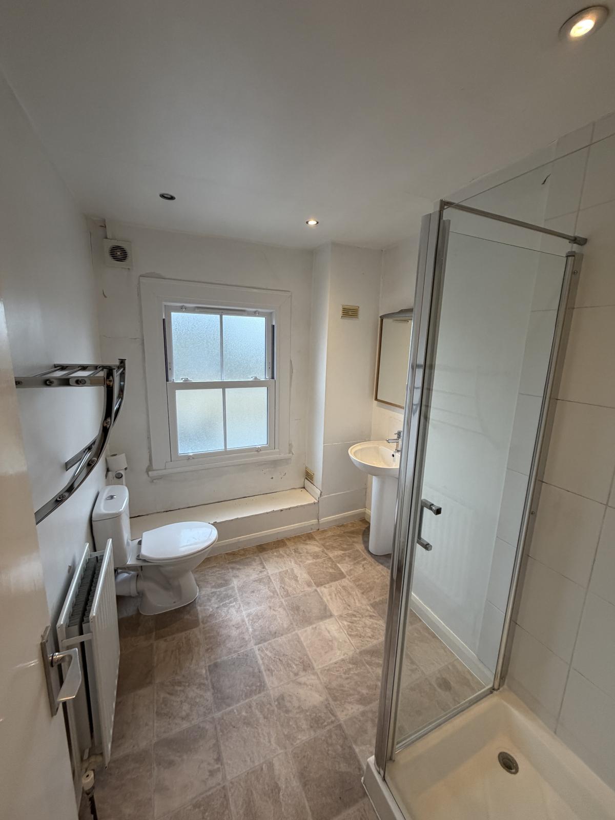 Flat Balham High Road in Greater London