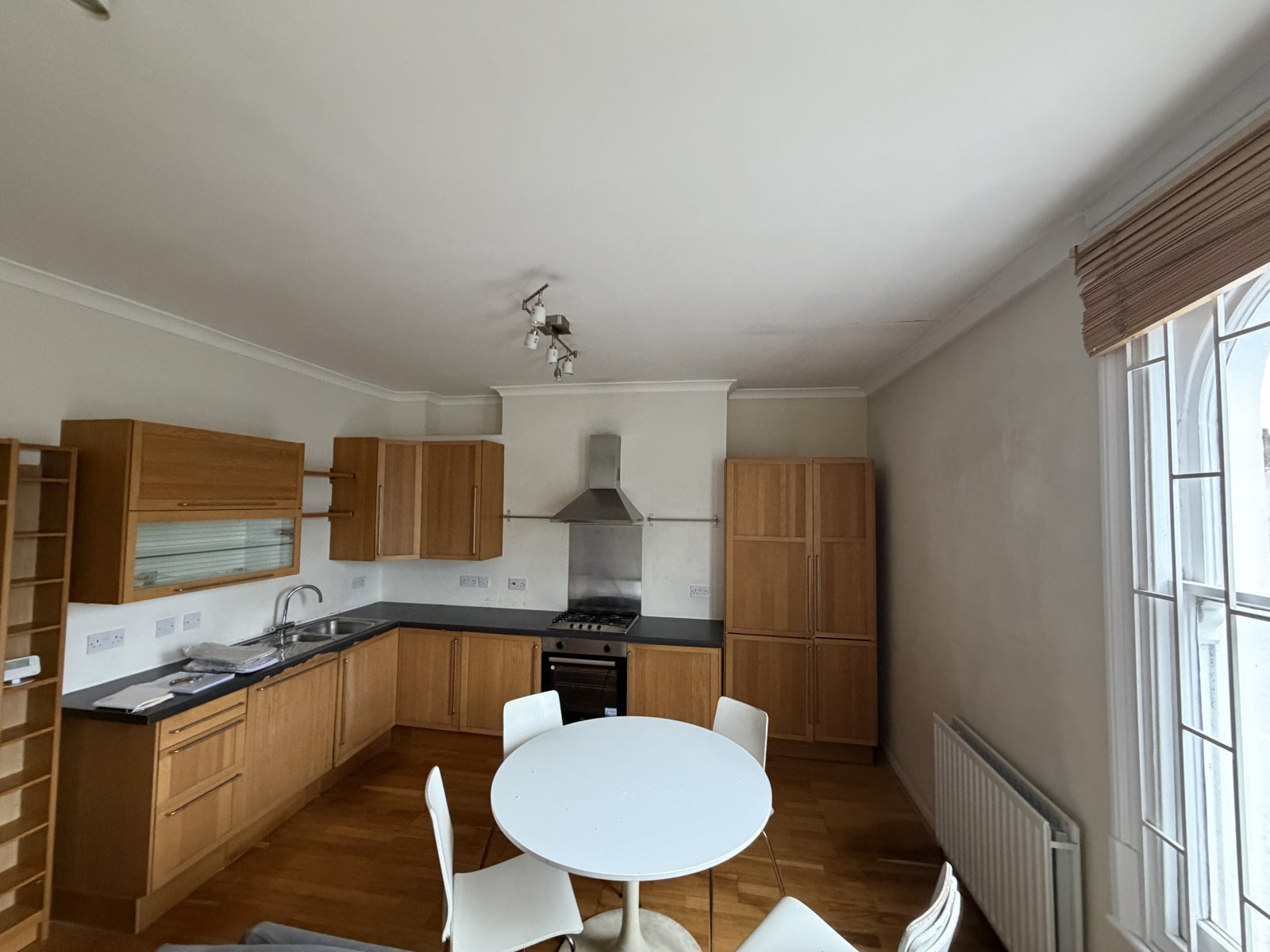 Flat Balham High Road in Greater London