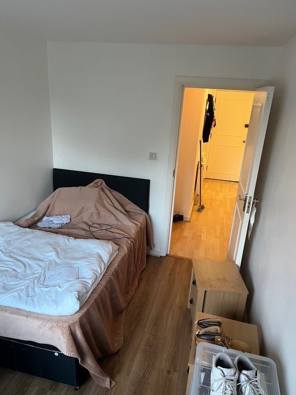 Room Barkworth Road in Greater London