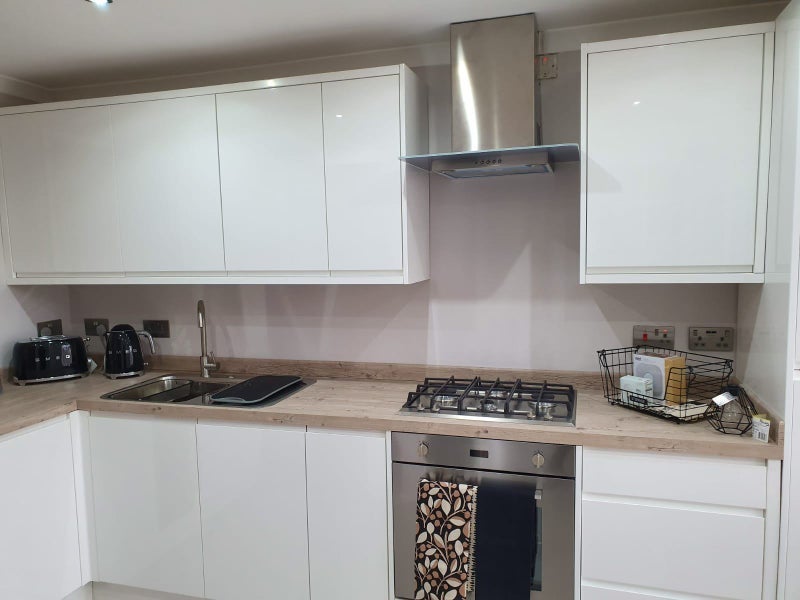 Room Aylward Road in Greater London