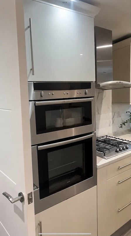 Room Plender Street in Greater London