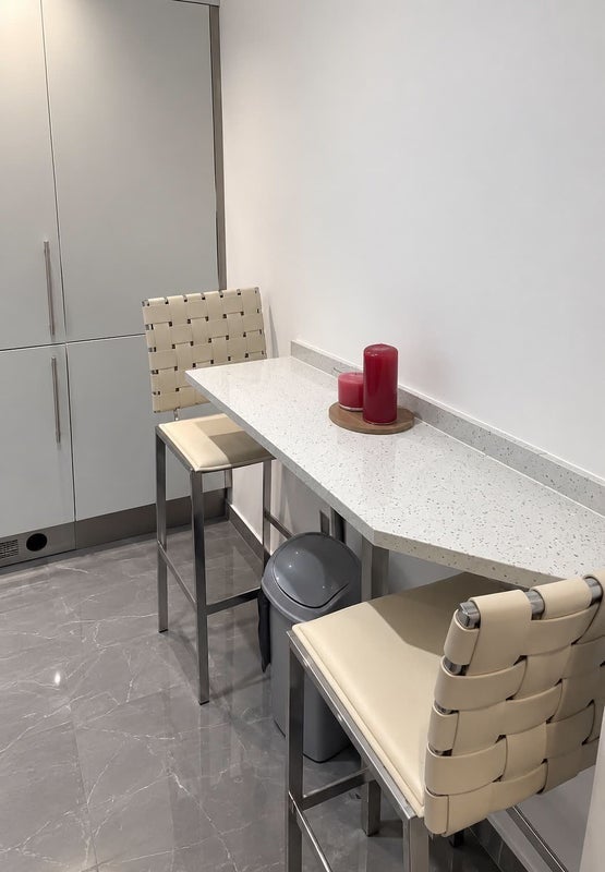 Room Plender Street in Greater London