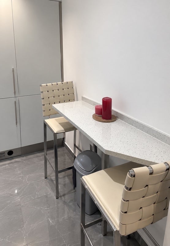 Room Plender Street in Greater London