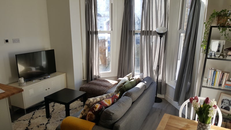 Flat Whitworth Road in Greater London