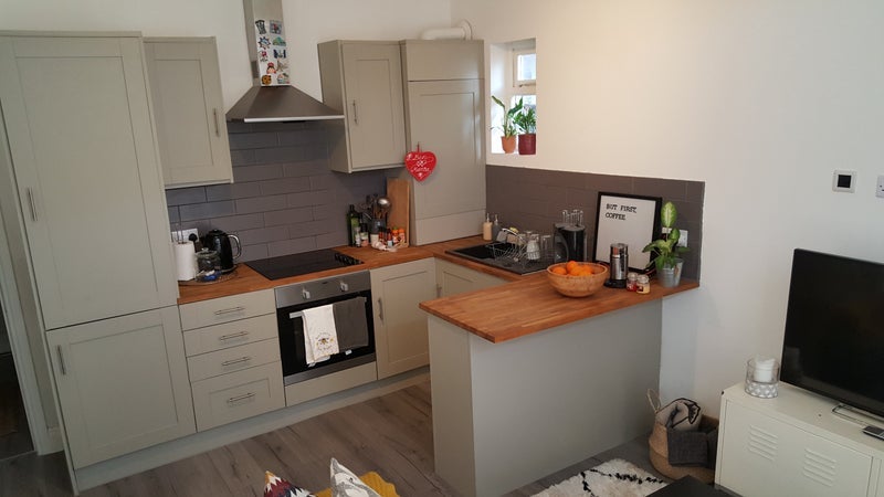 Flat Whitworth Road in Greater London