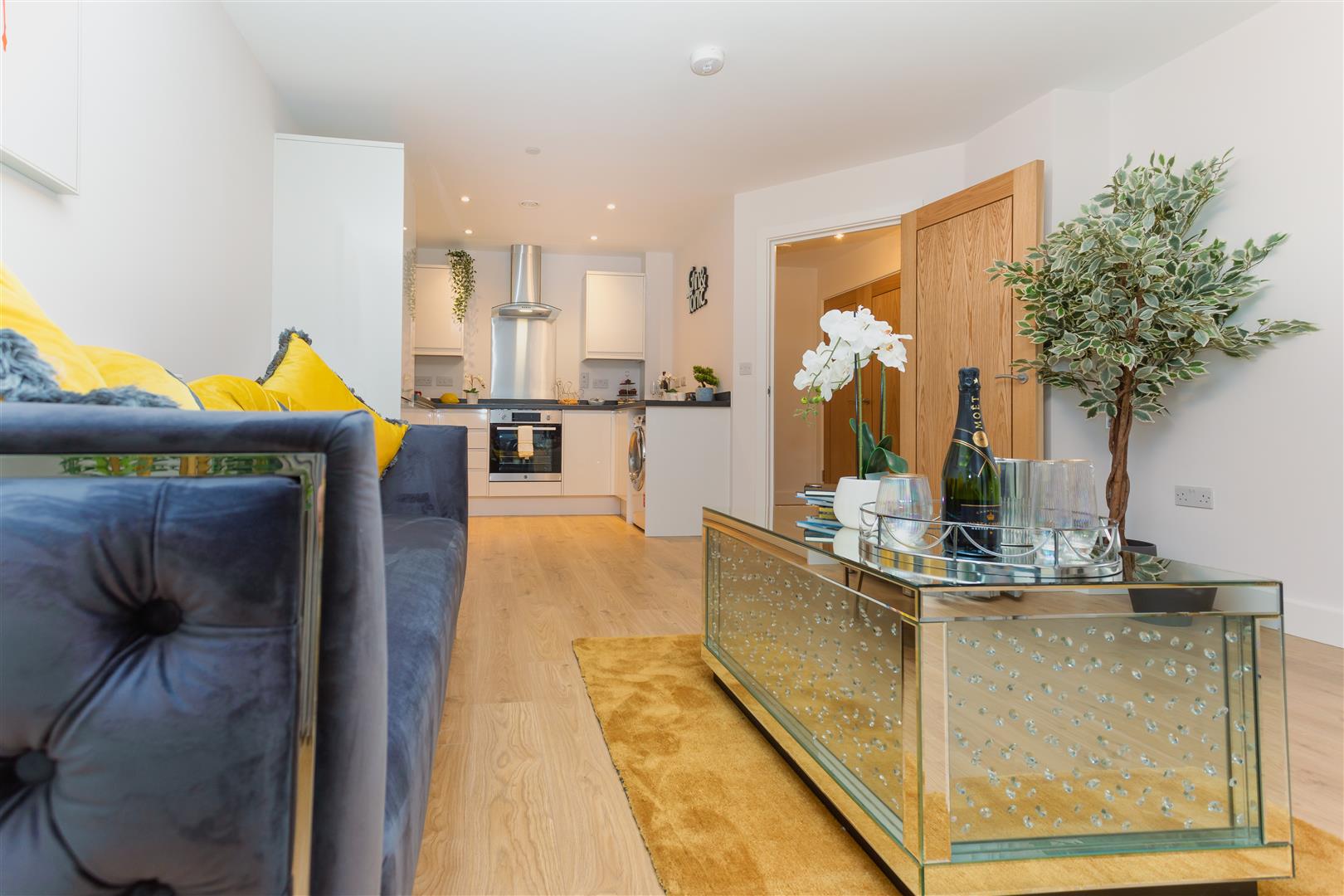 Flat Marketfield Way in Reigate and Banstead