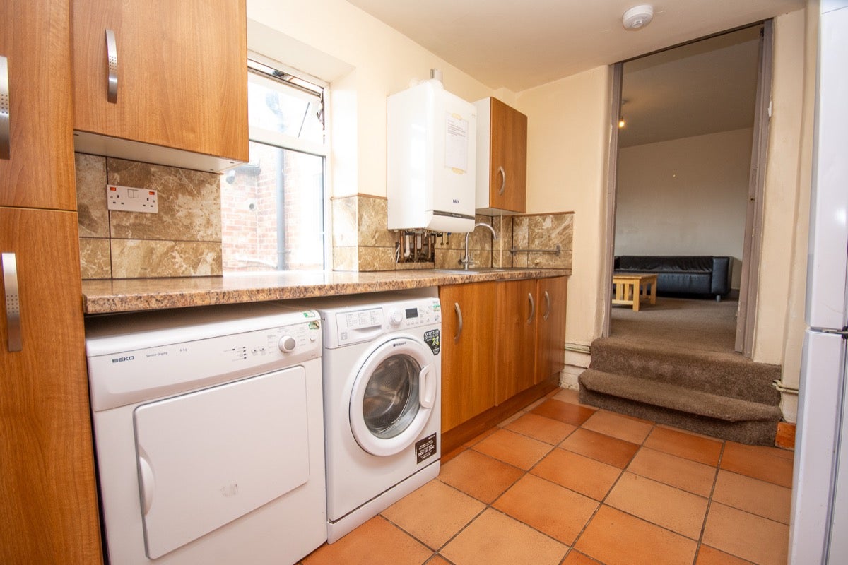 Flat Hazelwood Avenue in Newcastle upon Tyne