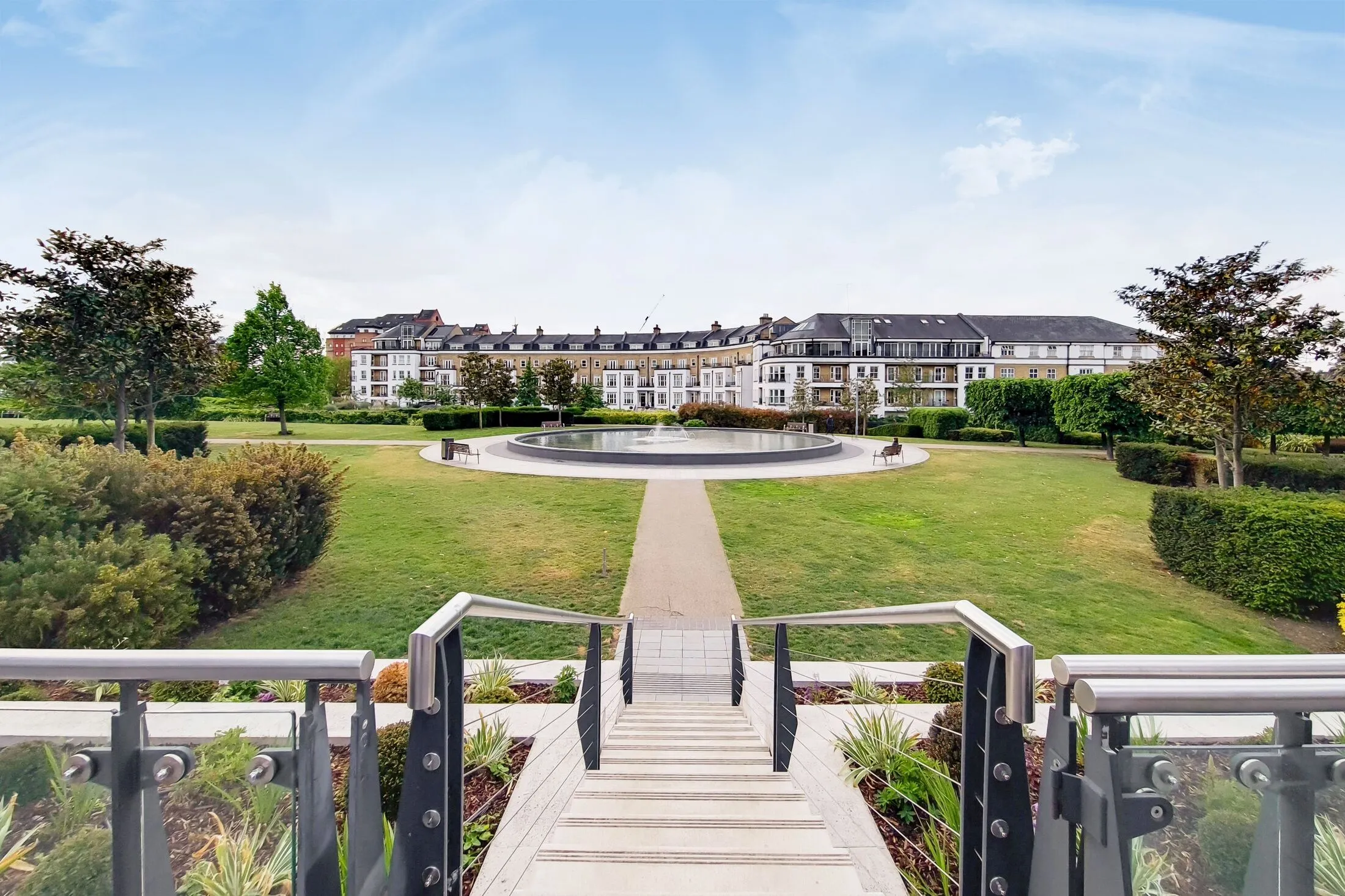 Flat Stephendale Road in Greater London