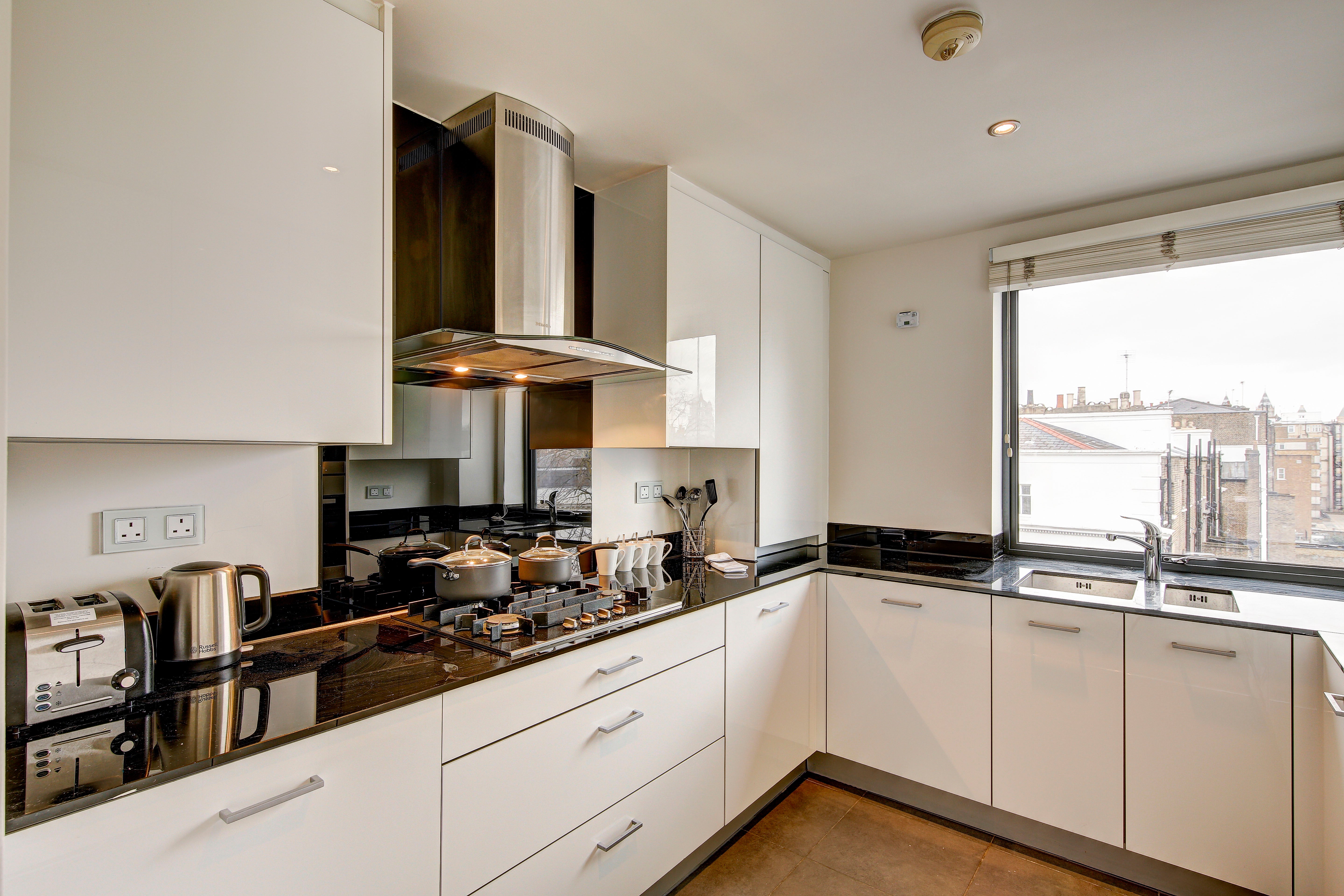 Flat Fulham Road in Greater London