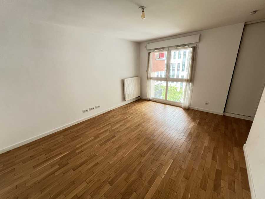 Flat Avenue Michel-Ricard in Bois-Colombes