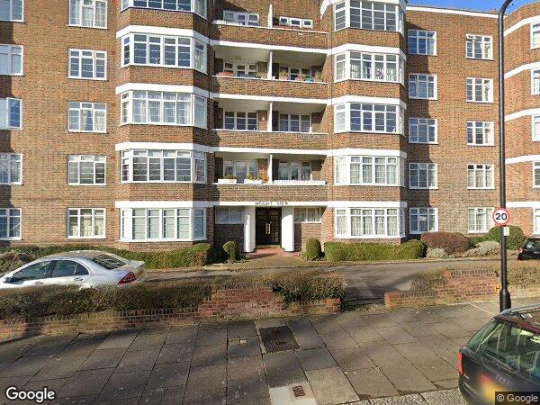 Flat Helena Road in Greater London