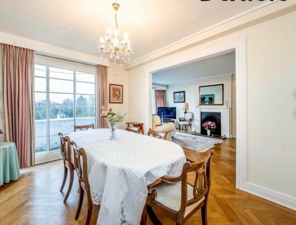 Flat Helena Road in Greater London