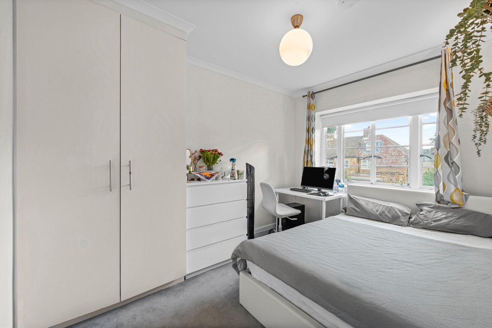 Flat Roehampton Close in Greater London