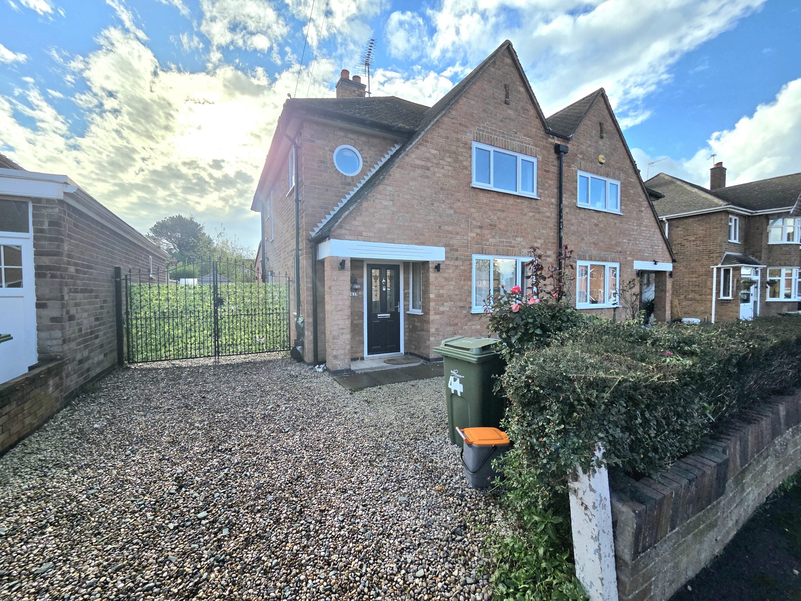 House Wellesbourne Drive in Glenfields