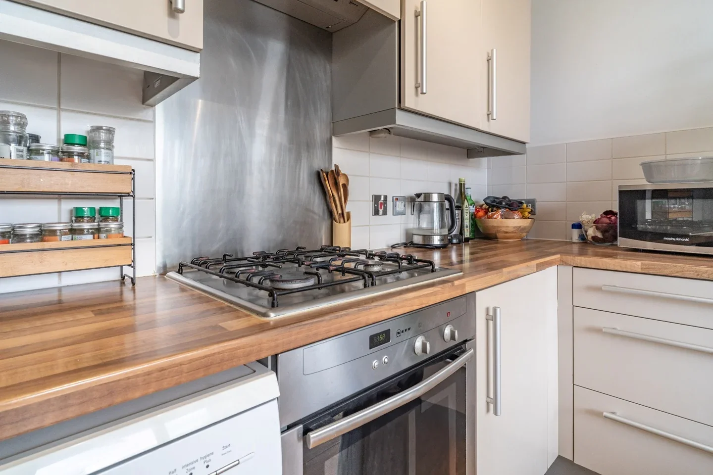 Flat Spencer Way in Greater London