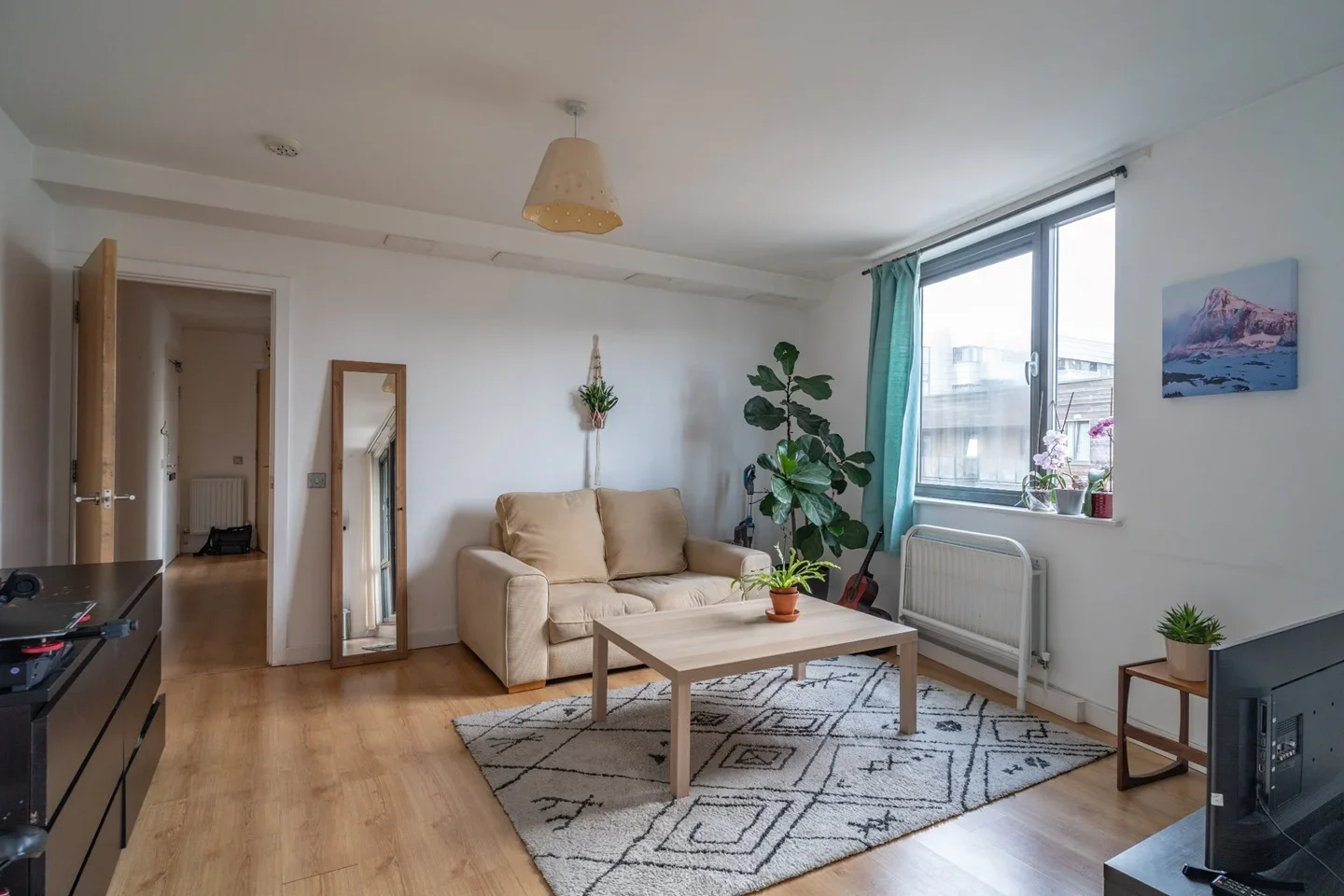 Flat Spencer Way in Greater London