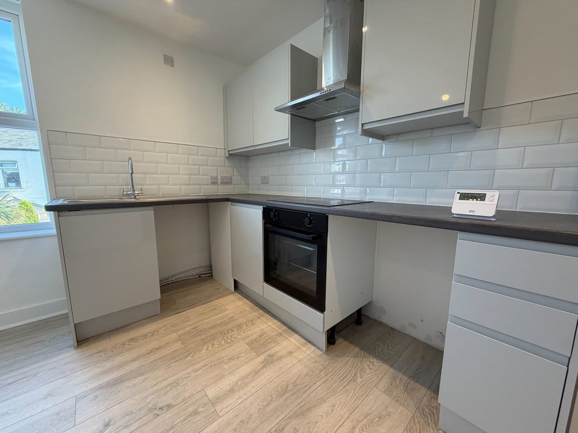 Flat Mellor Road in Oxton Village