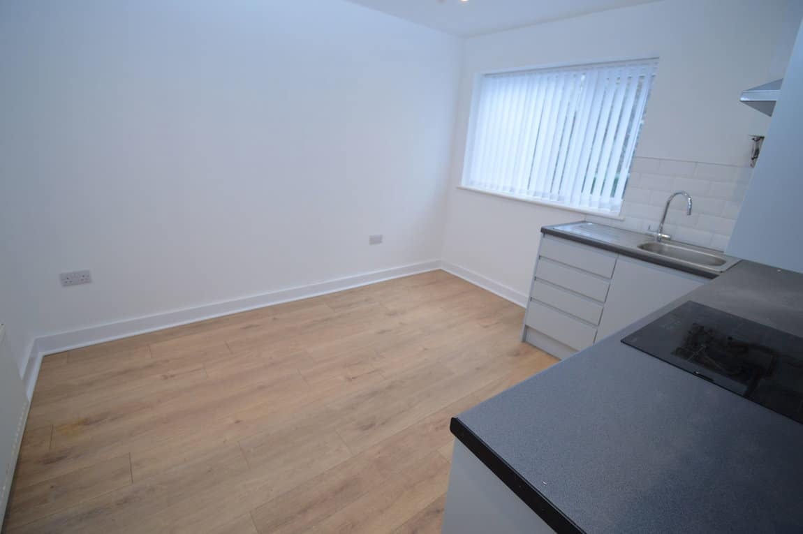 Flat Mellor Road in Oxton Village